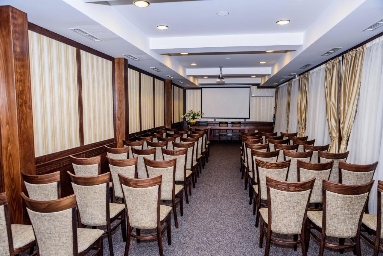 Spa Hotel Medicus วาร์เชทส์ ภายนอก รูปภาพ