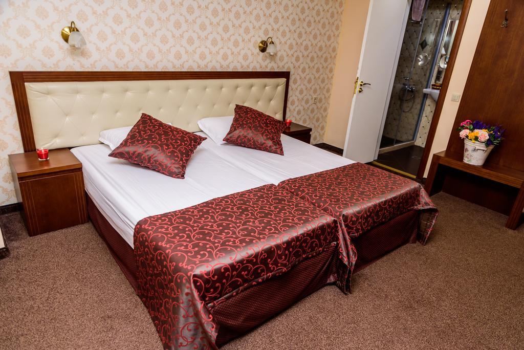 Spa Hotel Medicus วาร์เชทส์ ภายนอก รูปภาพ